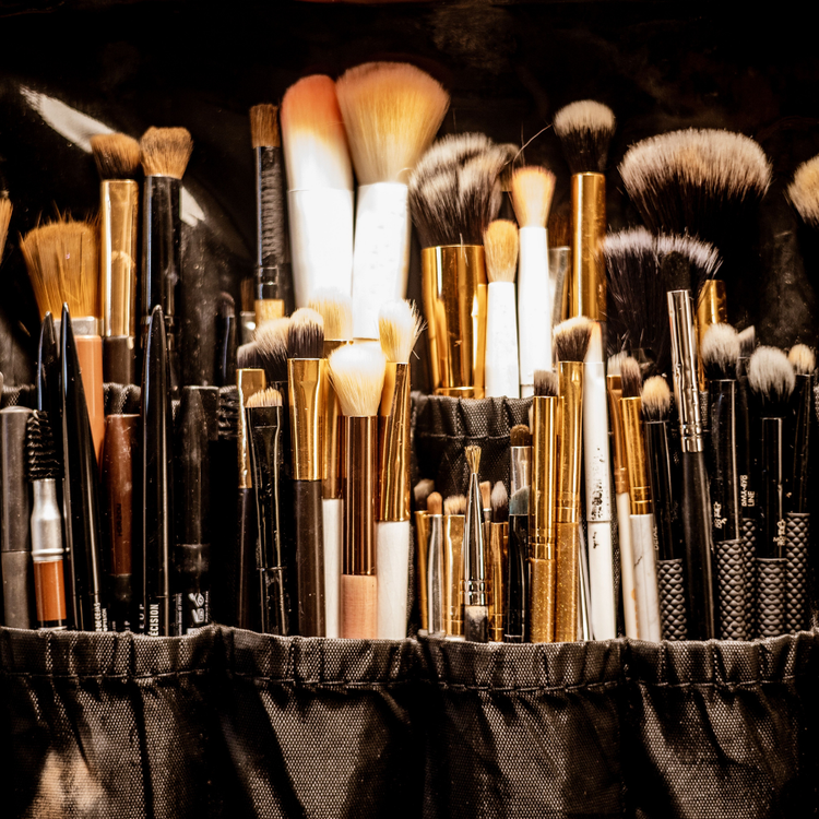 “Makeup brushes – professional, soft brush sets for flawless makeup application – Hot Deal Warehouse beauty essentials”