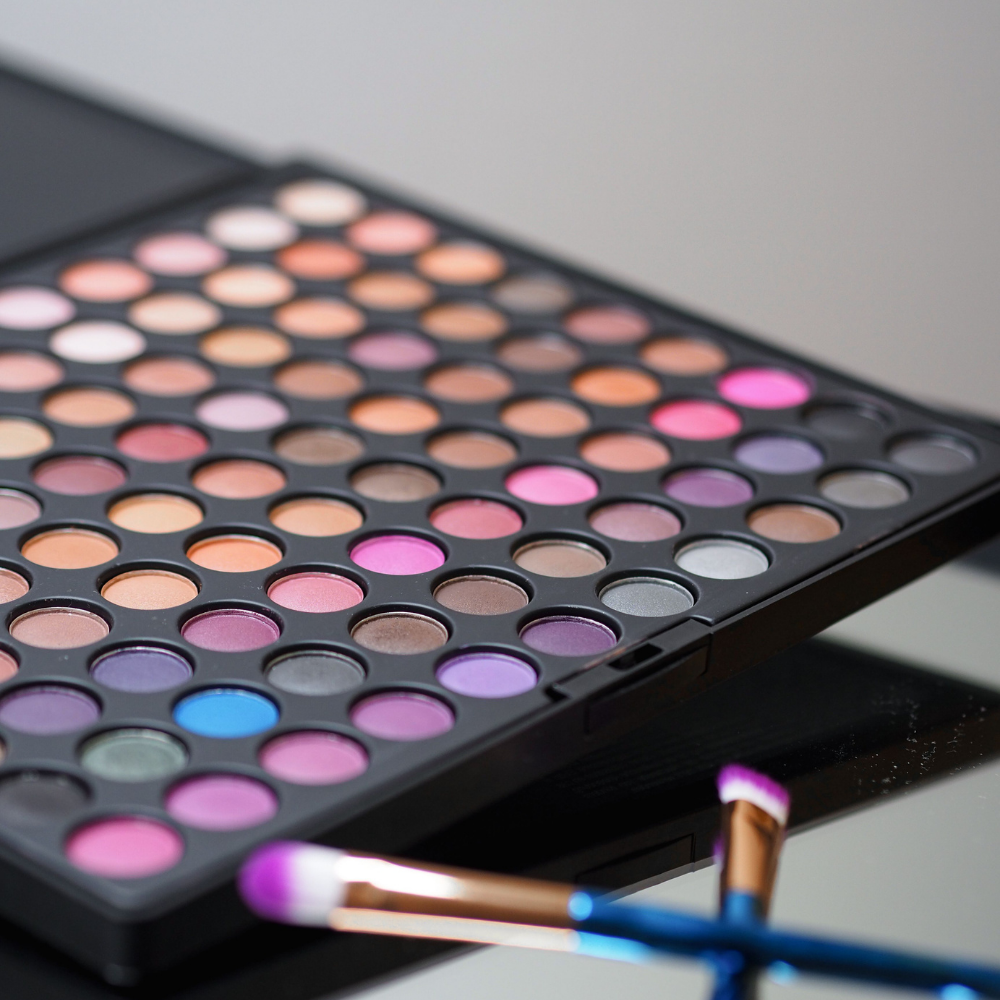 “Eyeshadow palettes – rich pigments and blendable formulas for creative looks – Hot Deal Warehouse beauty”