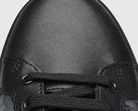 Men's flat cowhide leather casual shoes with a sleek design, ideal for casual and semi-casual occasions.









