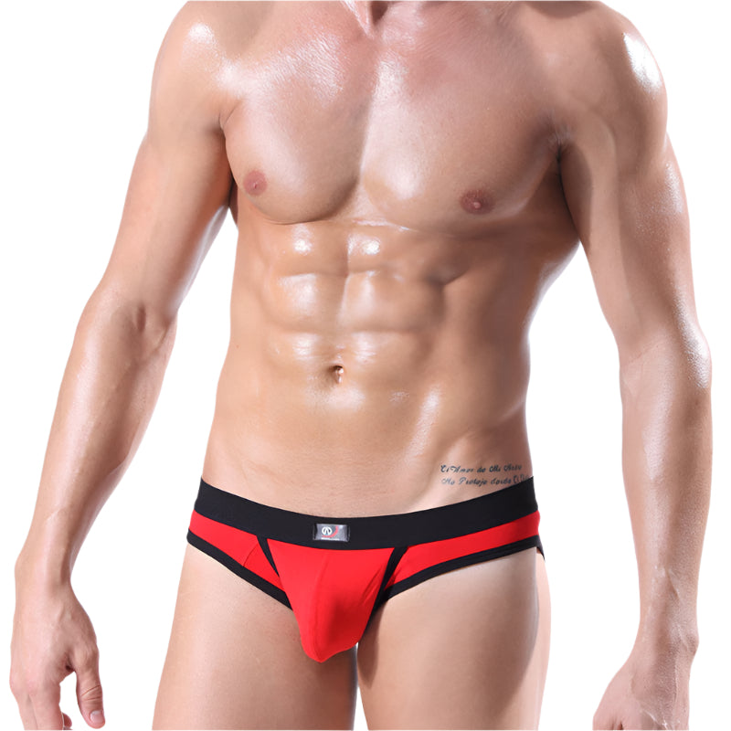 Men’s low waist solid color triangle briefs – breathable cotton comfort and sleek fit

