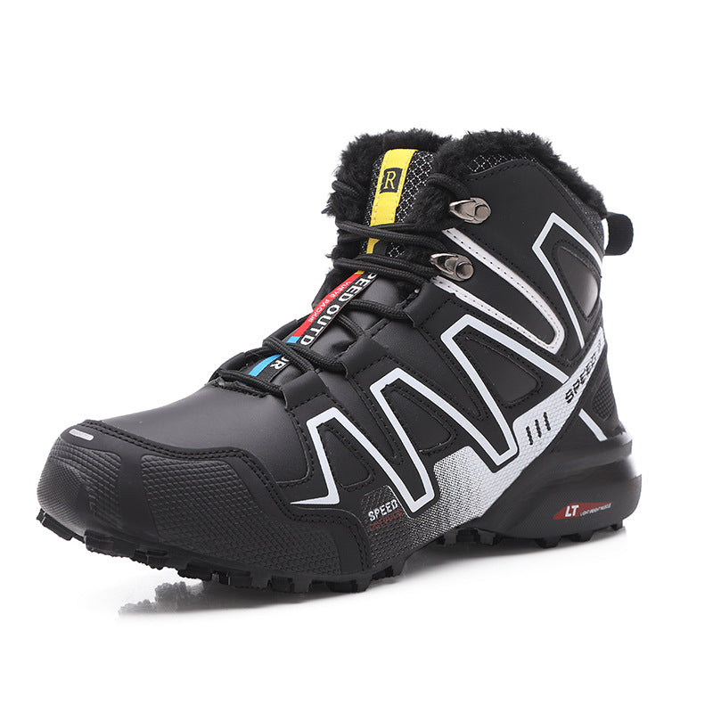 Winter outdoors snow boots for men, high-top velvet thermal, off-road thickened sole, lightweight mountaineering shoes with cotton lining for winter activities.








