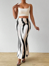 Casual Women's Pleated Skirt – Flattering pleated skirt with a comfortable, relaxed fit for everyday wear.








