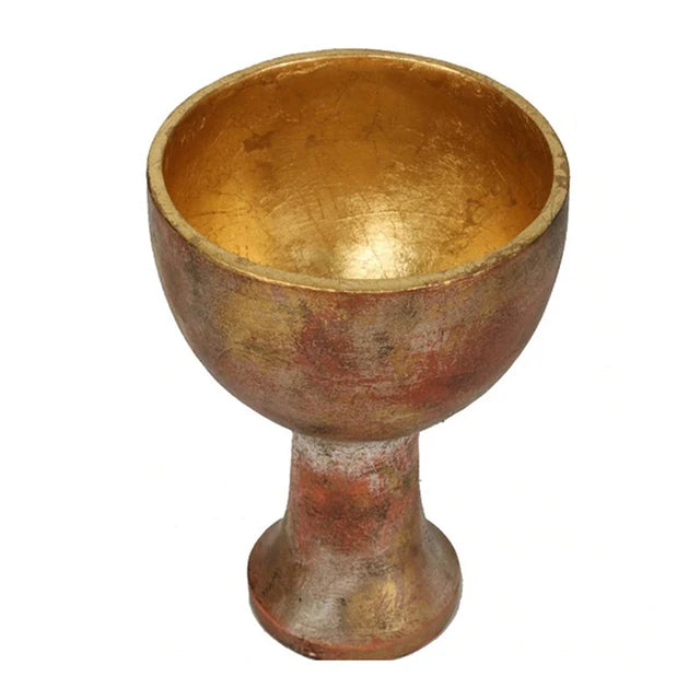Indiana Jones Holy Grail Cup replica in vintage gold – resin prop for cosplay, Halloween, and movie-themed decor.








