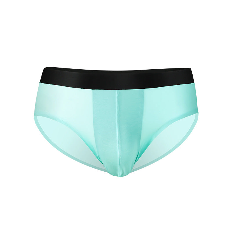Men’s ultra-thin seamless ice silk underwear in lightweight breathable fabric for summer.

