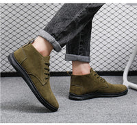 High-top British Men's Casual Leather Shoes with premium leather upper and durable rubber sole for enhanced comfort and style.








