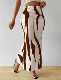 Casual Women's Pleated Skirt – Flattering pleated skirt with a comfortable, relaxed fit for everyday wear.








