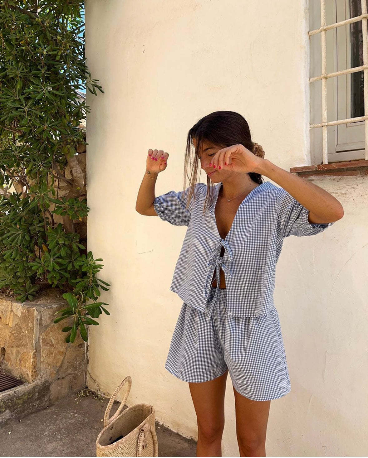 Stay stylish and comfortable with the Women's Plaid Striped Elastic Cuff Casual Fashion Tops & Shorts Suit. Perfect for casual wear, lounging, or outings.

