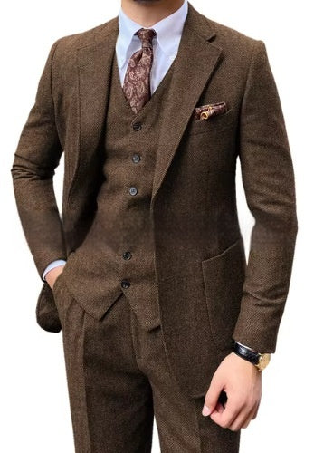 Men's Herringbone Single-Breasted Casual Slim Suit – Elegant Textured Fabric with a Modern Tailored Fit.








