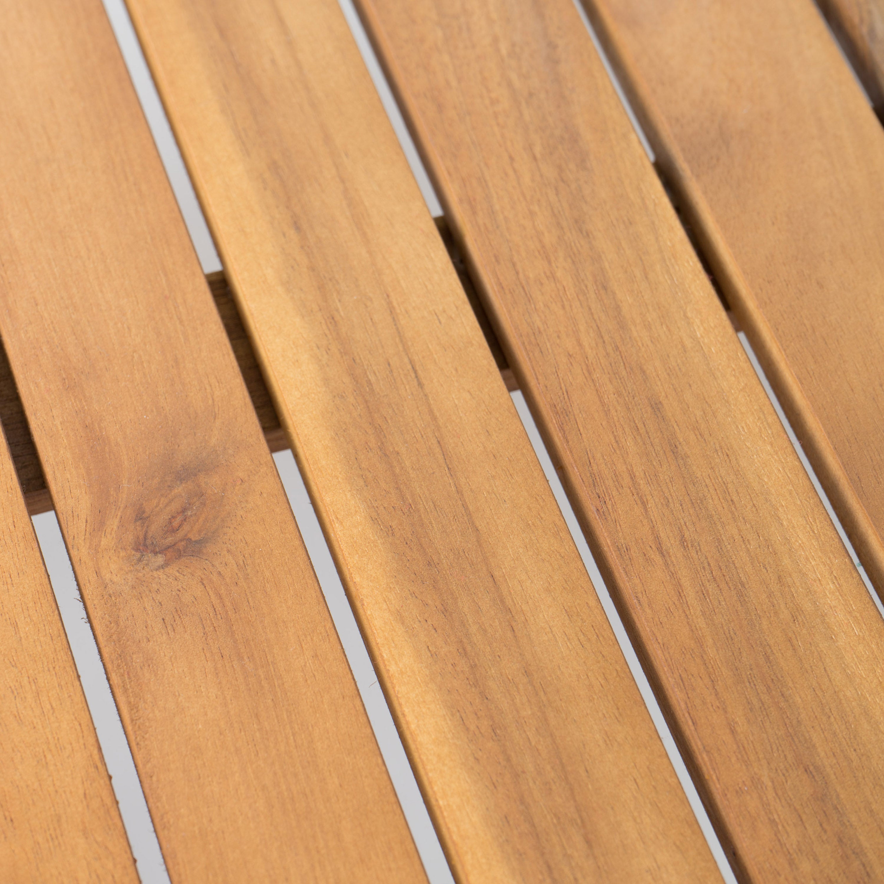 “Akon 4-piece set – coordinated, stylish outfit for versatile everyday wear, includes matching top and bottoms – Hot Deal Warehouse fashion”


