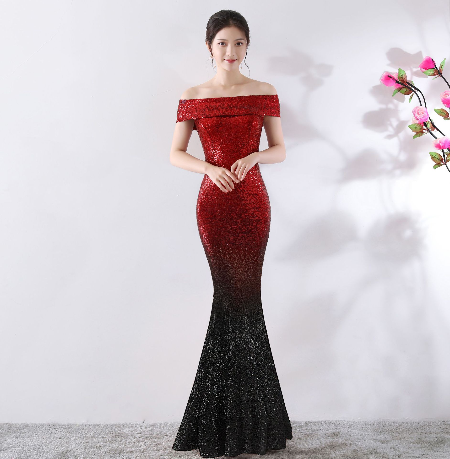 Elegant slimming long dress for birthday parties and event hosting, featuring a figure-hugging design and a graceful silhouette.

