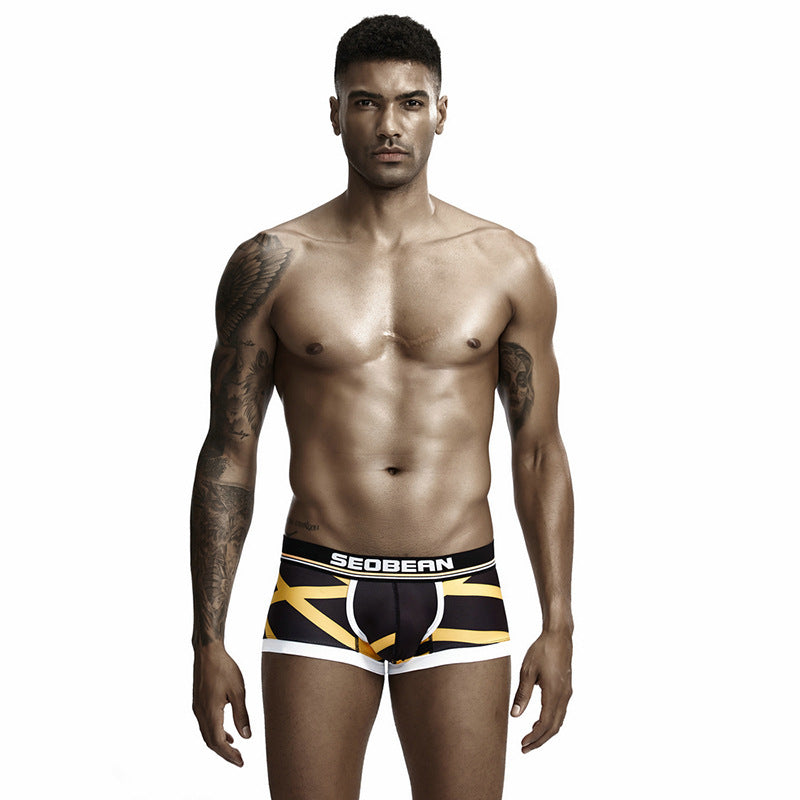 Men’s low-rise boxer briefs with belly-contouring fit in black

