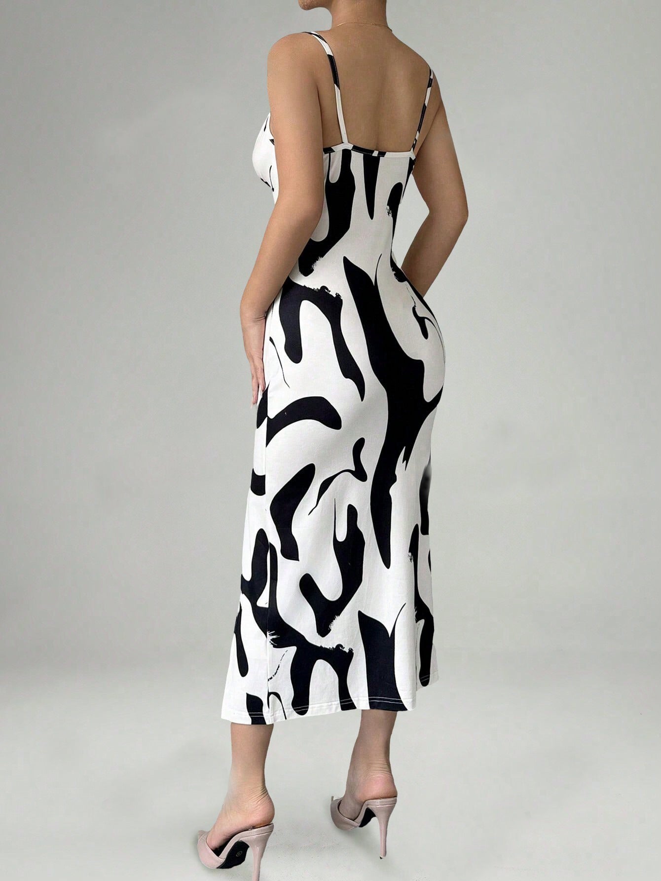 Women's summer printed suspender split dress with lace-up back and slim fit design.

