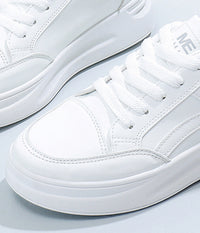 Casual sports board shoes for women, designed for comfort, breathability, and style, ideal for everyday wear and light sports activities.








