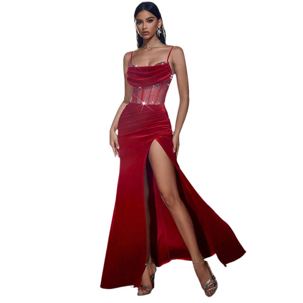 Elegant velvet banquet dress with a rhinestone pendant collar and sling design, perfect for formal parties and evening events.

