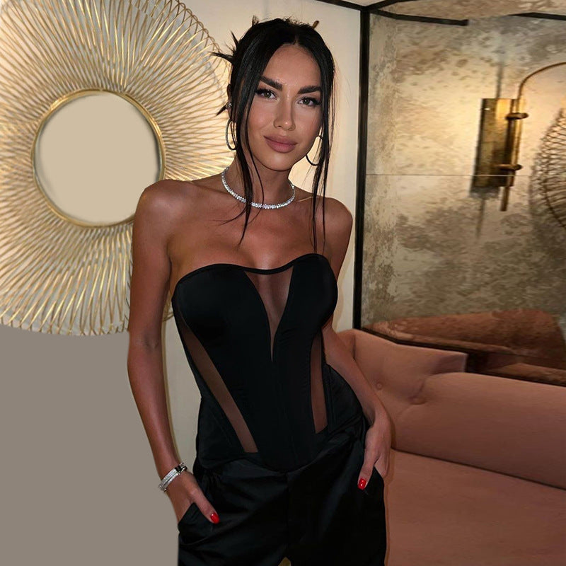 Cold-shoulder Mesh Stitching Waist Top – Chic top with cold-shoulder cut and mesh stitching details, designed for a flattering fit and modern style.








