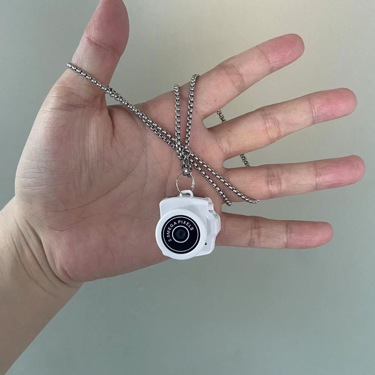 Photographable  Necklace Camera