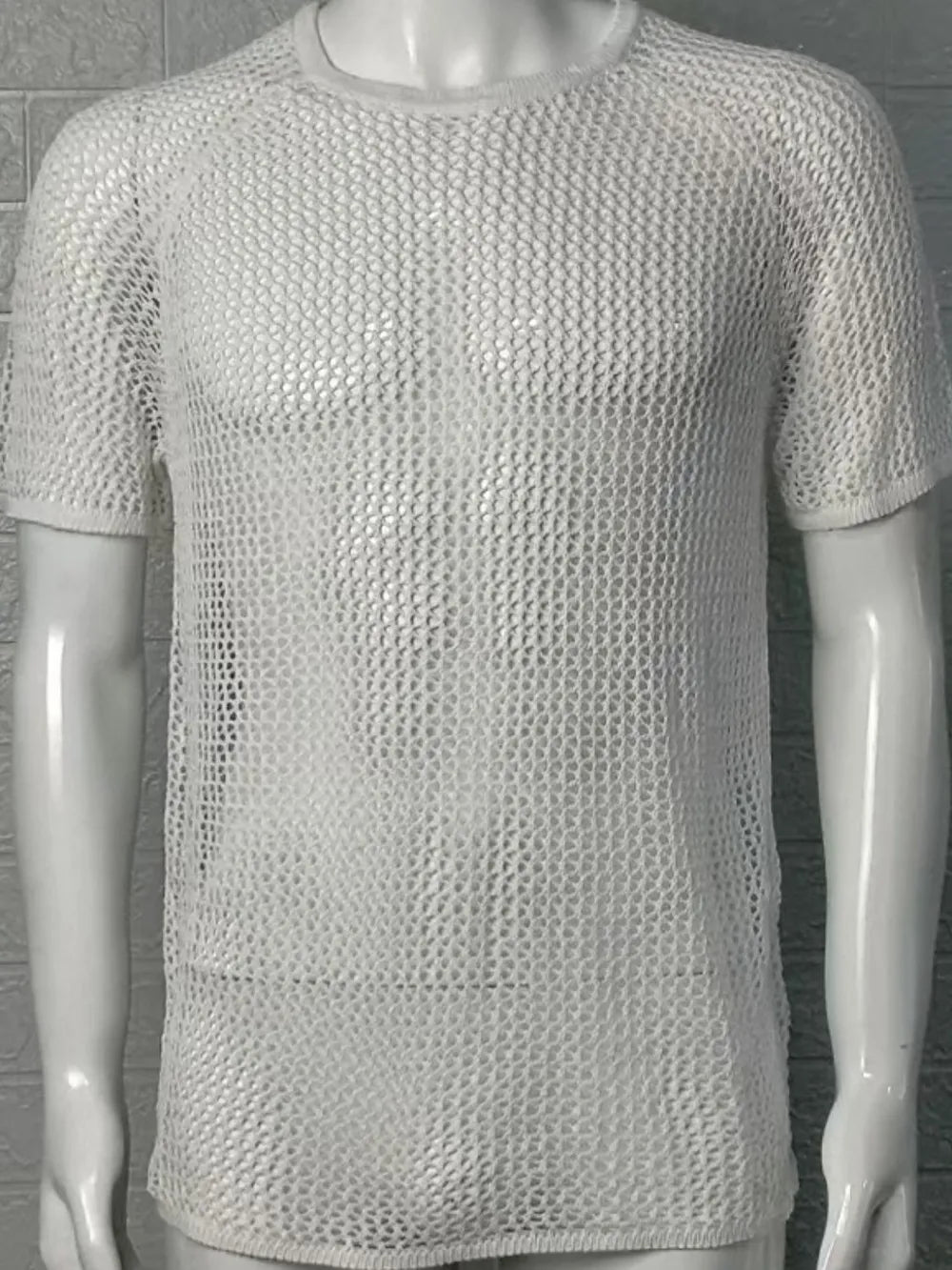 Men's openwork short sleeve t-shirt with round neck, front view

