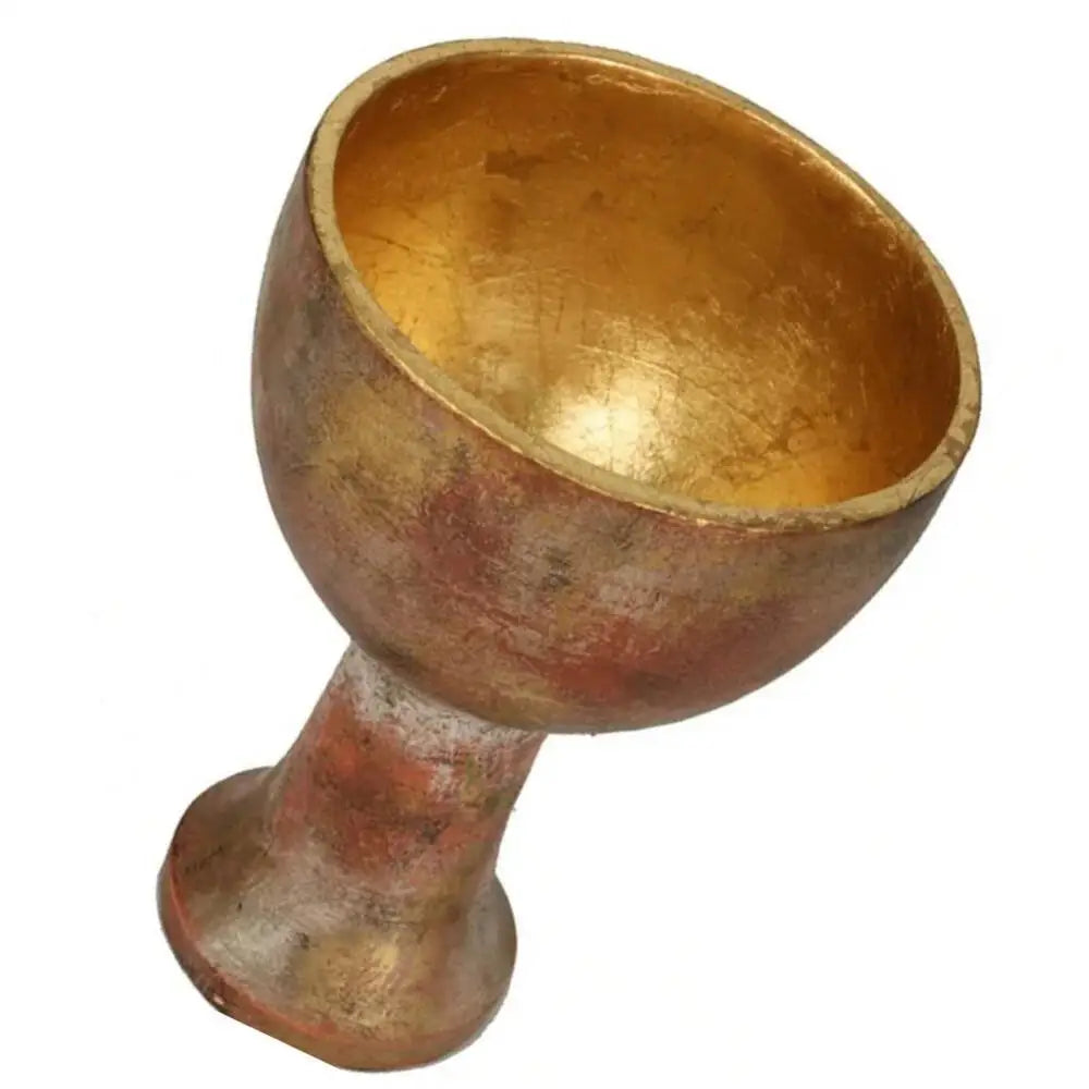 Indiana Jones Holy Grail Cup replica in vintage gold – resin prop for cosplay, Halloween, and movie-themed decor.








