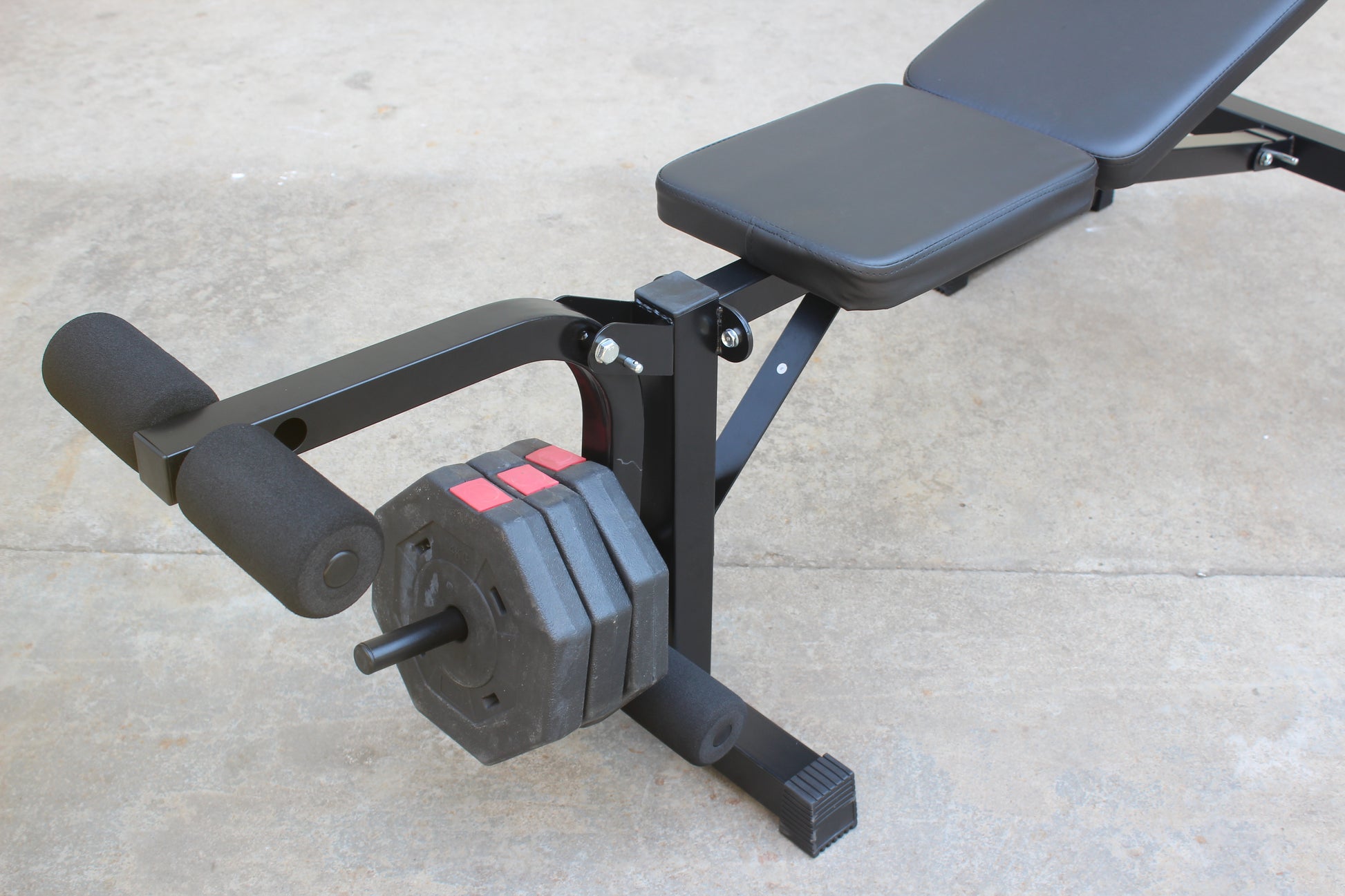 Olympic weight bench with adjustable squat rack, designed for strength training, featuring sturdy construction and multiple settings for bench press, squats, and other weightlifting exercises.