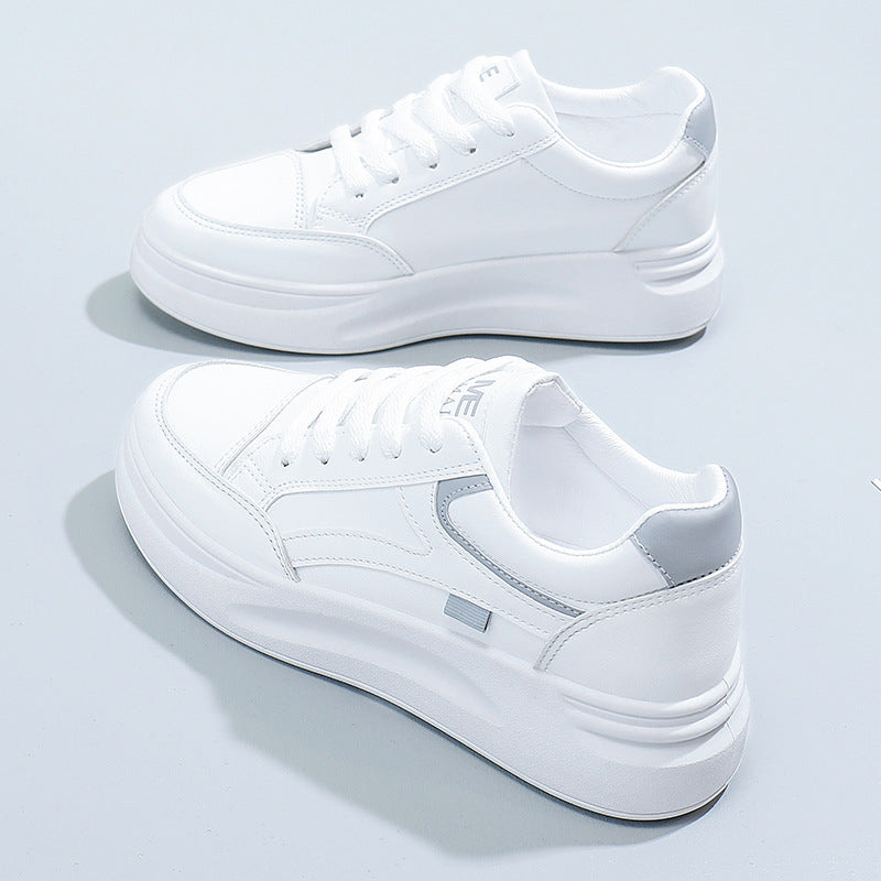 Casual sports board shoes for women, designed for comfort, breathability, and style, ideal for everyday wear and light sports activities.








