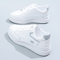 Casual sports board shoes for women, designed for comfort, breathability, and style, ideal for everyday wear and light sports activities.








