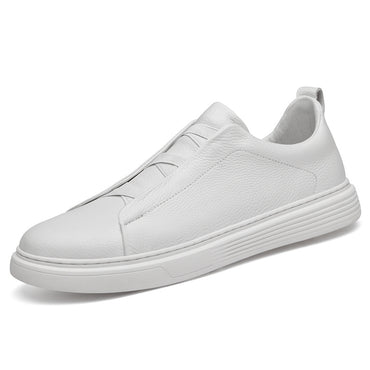 Men's low top sports board shoes with layer cowhide material, designed for comfort, breathability, and style in casual wear.








