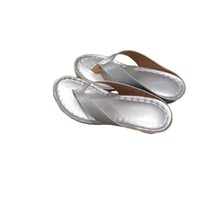 Women's solid color fashion wedge flip-flops with cushioned sole.

