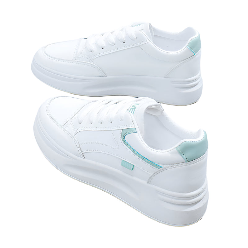 Casual sports board shoes for women, designed for comfort, breathability, and style, ideal for everyday wear and light sports activities.








