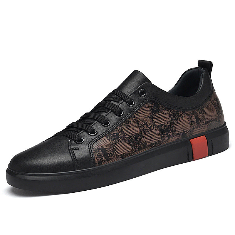 Men's flat cowhide leather casual shoes with a sleek design, ideal for casual and semi-casual occasions.








