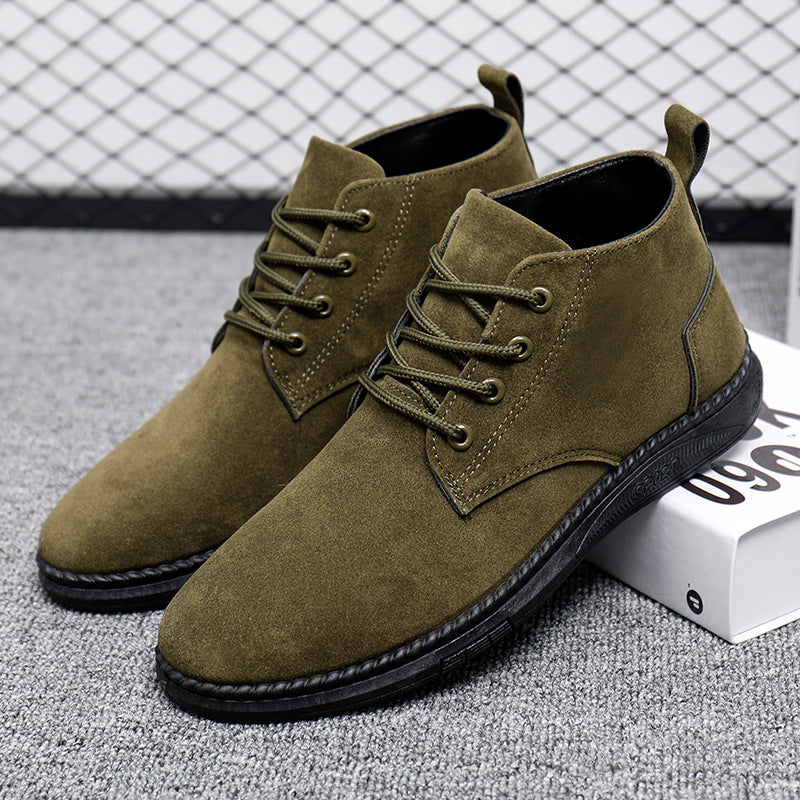 High-top British Men's Casual Leather Shoes with premium leather upper and durable rubber sole for enhanced comfort and style.








