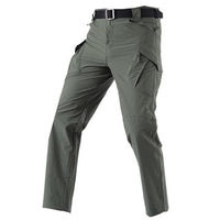 Men’s loose-fit camouflage cargo pants with quick-drying, stretchable fabric and multiple pockets for outdoor and casual use.