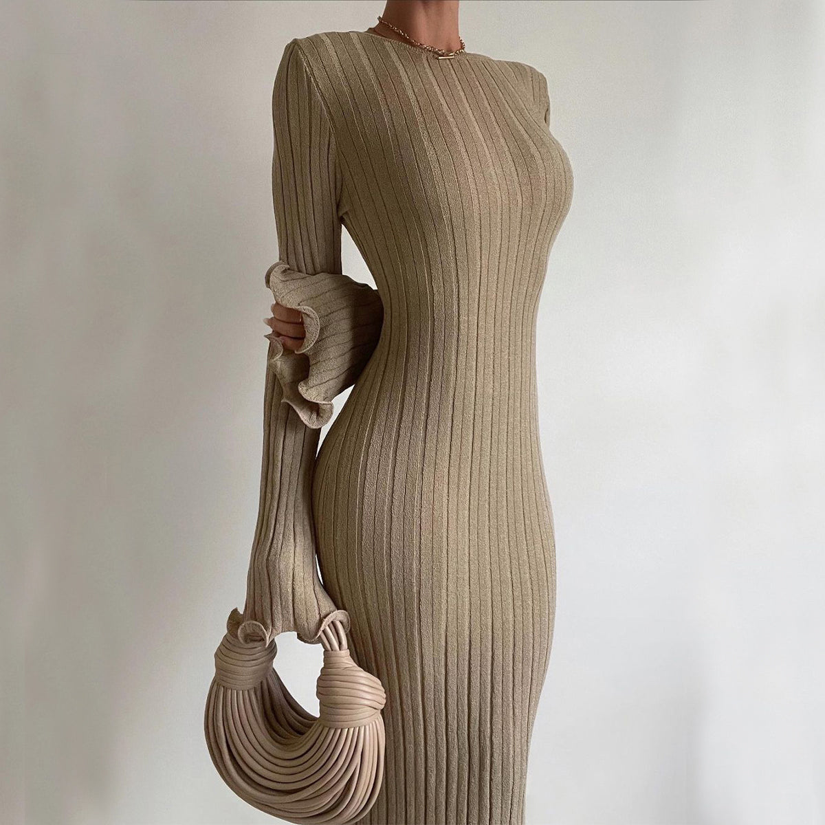 Fashion slim long-sleeved ruffled long dress, backless sexy hip-wrapped knitted maxi dress for women, perfect for parties and beach events.

