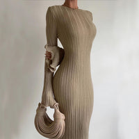Fashion slim long-sleeved ruffled long dress, backless sexy hip-wrapped knitted maxi dress for women, perfect for parties and beach events.

