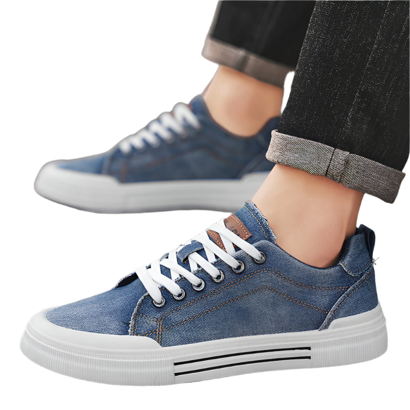Men’s breathable canvas fashion sneakers in casual style with lace-up design and non-slip sole.

