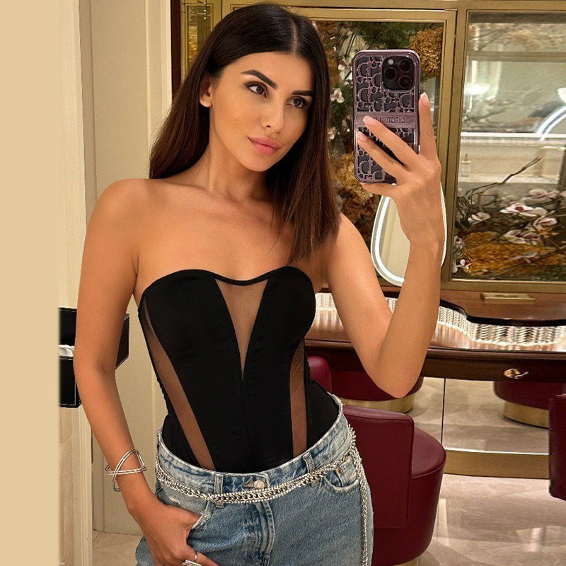 Cold-shoulder Mesh Stitching Waist Top – Chic top with cold-shoulder cut and mesh stitching details, designed for a flattering fit and modern style.








