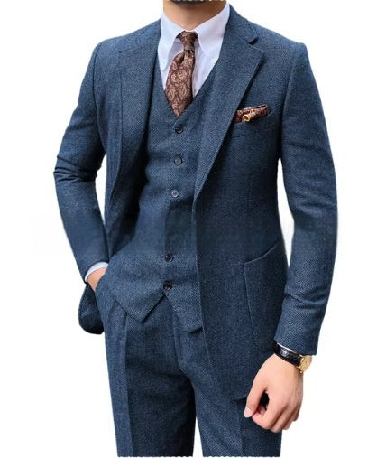 Men's Herringbone Single-Breasted Casual Slim Suit – Elegant Textured Fabric with a Modern Tailored Fit.








