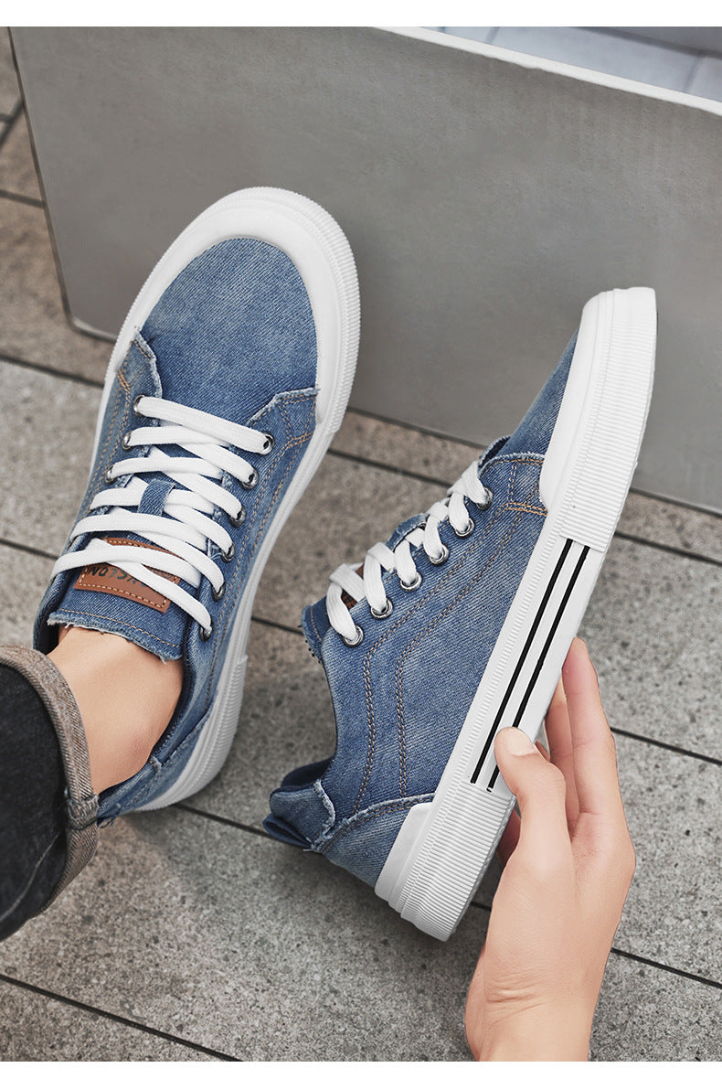 Men’s breathable canvas fashion sneakers in casual style with lace-up design and non-slip sole.

